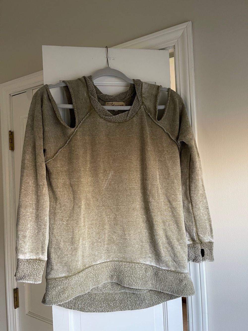 Vintage Havana Cut-Out Shoulder Sweatshirt